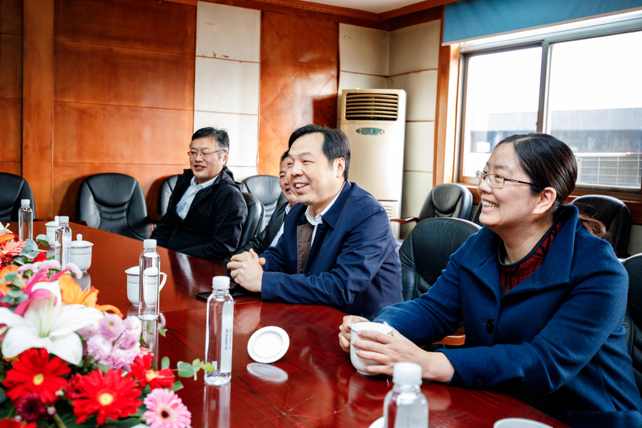 16733684923974471e8J.jpg 區(qū)領(lǐng)導(dǎo).jpg